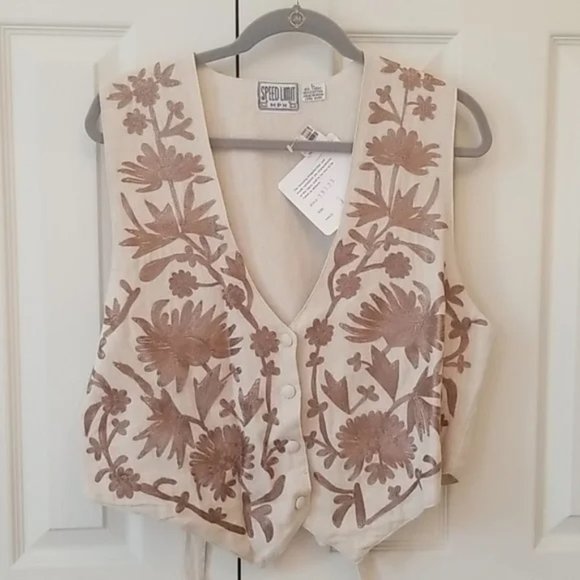 Vest with Tan embroidered applique - Picture 1 of 6